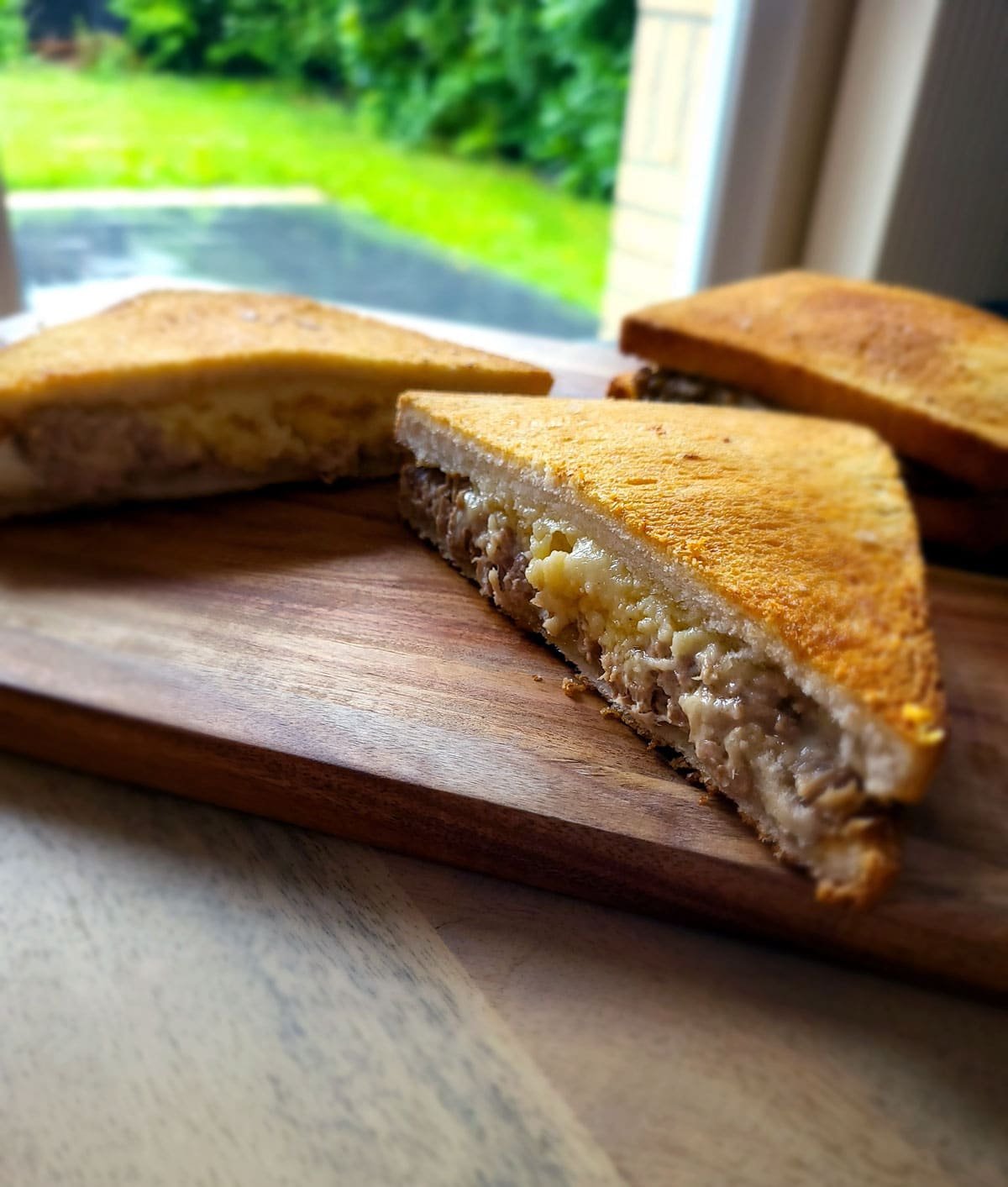 Tuna Melt, sandwich au thon et cheddar à l'airfryer